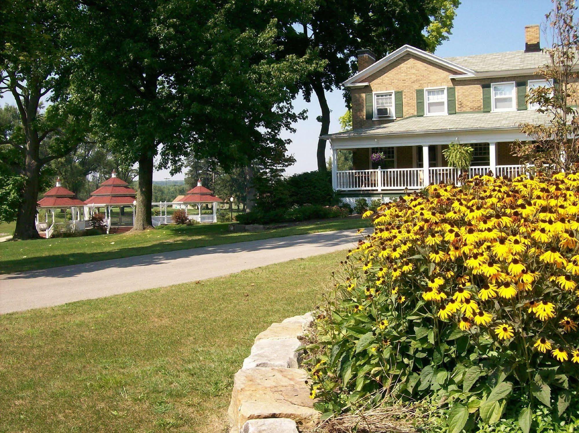 Julias Bed And Breakfast Hubbard Экстерьер фото