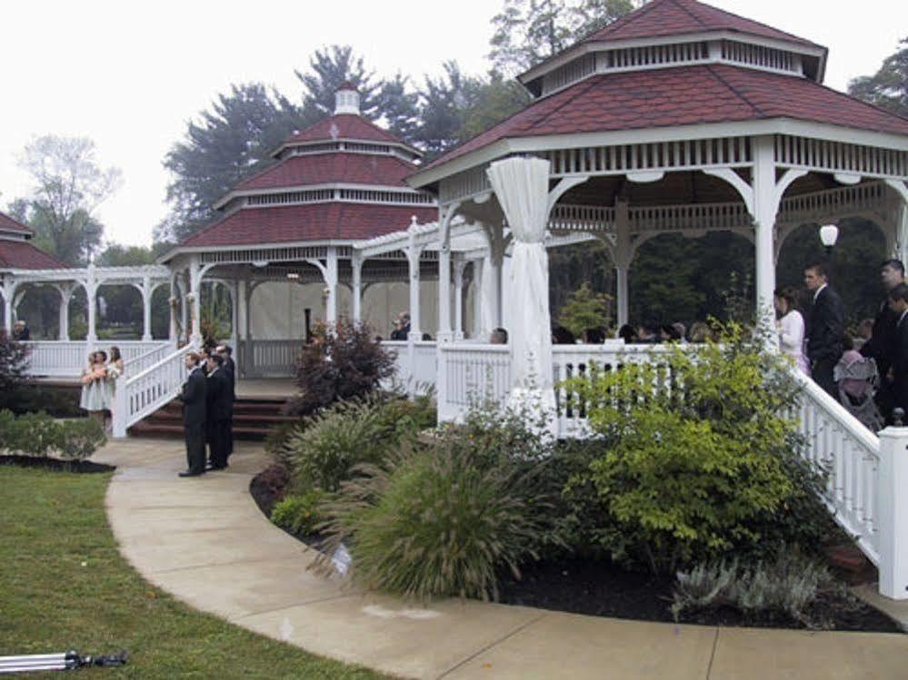 Julias Bed And Breakfast Hubbard Экстерьер фото